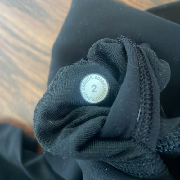 Lululemon Black Logo Leggings - Picture 4 of 4